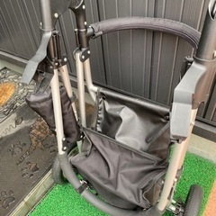 子供用品 ベビー用品 ベビーカー　新生児　
チャイルドシート　ISOFIX マキシコシの画像
