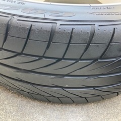 215/45/R18 車のタイヤ、ホイールの画像