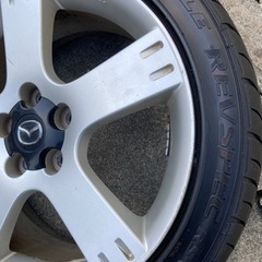 215/45/R18 車のタイヤ、ホイールの画像