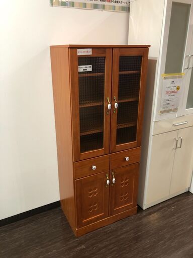食器棚　キッチンボード　サイレントクローズ扉　収納