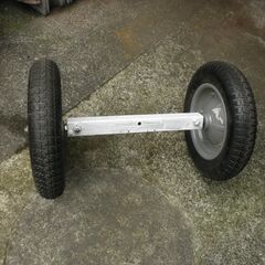 自作バイクトレーラ－の車軸部品です。