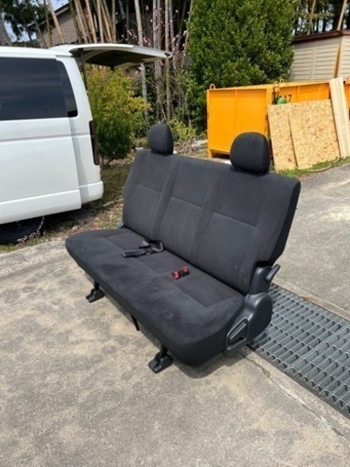 車シート、ハイエース、2列目シート
