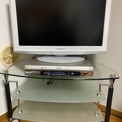 【お渡し先決定済み】液晶テレビ、DVDレコーダー、テレビ台の3点セット