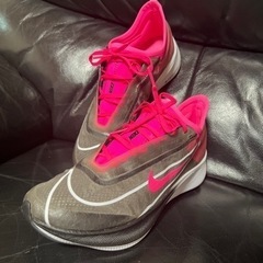 Nike スニーカーの画像