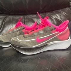 Nike スニーカーの画像
