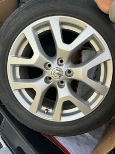 225/55/R18 タイヤ　エクストレイルなど