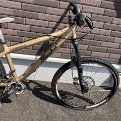 自転車 クロスバイクの画像