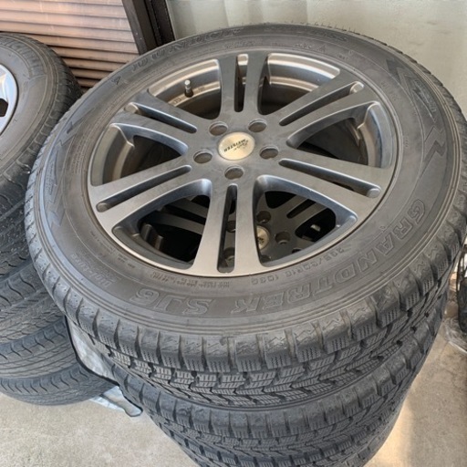 車のパーツ タイヤ、ホイール