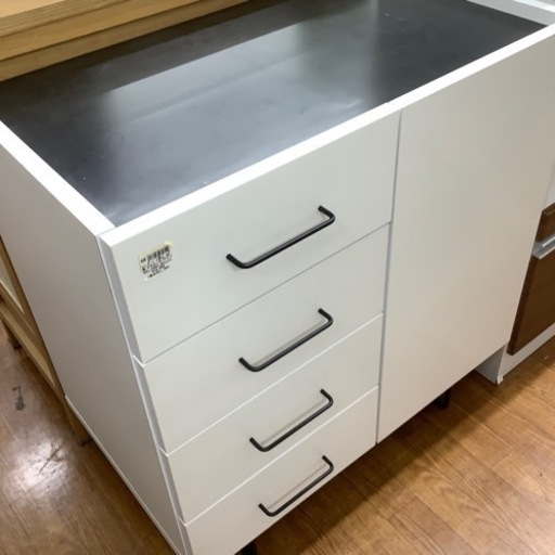 サイドボード　LOWYA 一枚扉　引き出し付き　ホワイト