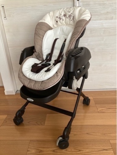 コンビ　ネムリラ　電動　ベビーチェア