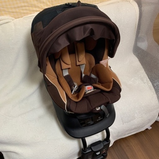 エールべべ　クルットNT2   チャイルドシート　ALB871