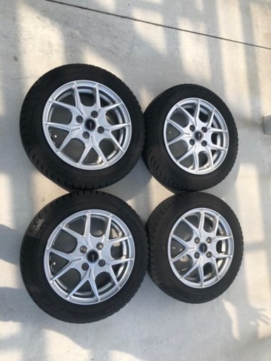 車のパーツ タイヤ、ホイール