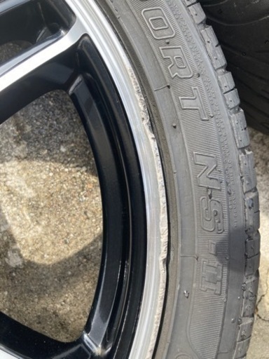 車のパーツ タイヤ、ホイール