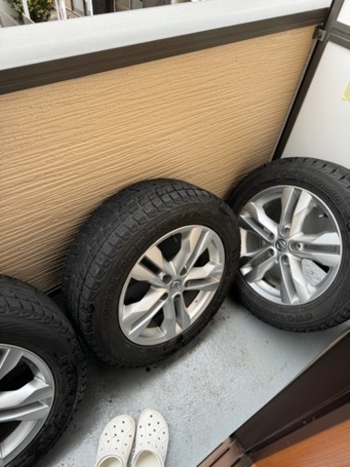 車のパーツ タイヤ、ホイール