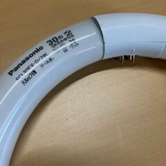 Panasonic 30形・環形蛍光灯 FCL30EX-D/28L（クール色）１本の画像