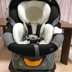 エールべべ　チャイルドシートの画像
