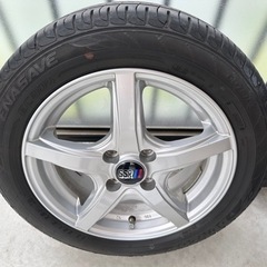 車のパーツ タイヤ、ホイールの画像