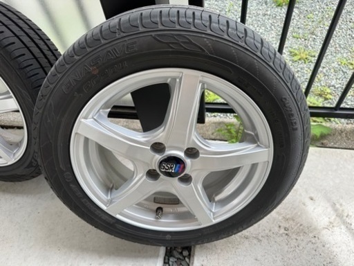 車のパーツ タイヤ、ホイール