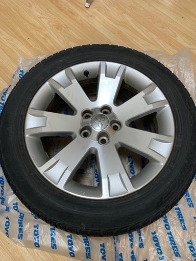 車のパーツ タイヤ、ホイール