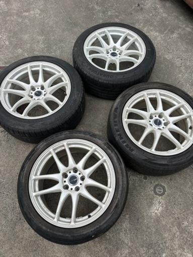 車のパーツ タイヤ、ホイール