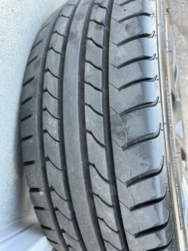 車のパーツ タイヤ、ホイール