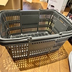 買い物かご2個