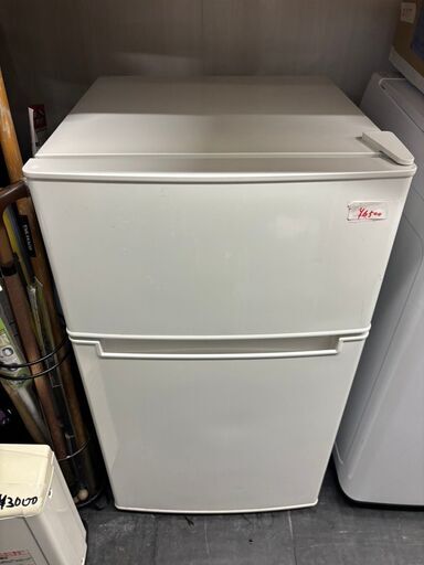 ☆中古￥6,500！TAG86㍑2ドア冷蔵庫　家電　2019年製　AT-RF85B型　幅48cmｘ奥行50cmｘ高さ86cm【BD051】