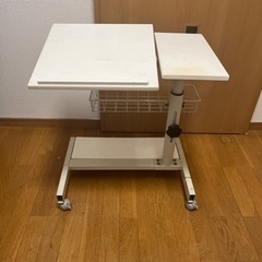 パソコン台の画像