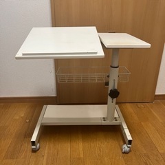 パソコン台の画像