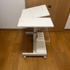 パソコン台の画像