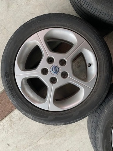 日産リーフ　車のパーツ タイヤ、ホイール