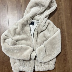 Bershkaモコモコアウター