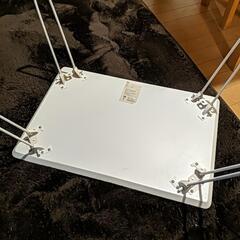 白いテーブル　　家具 オフィス用家具 机の画像
