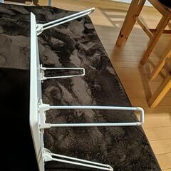 白いテーブル　　家具 オフィス用家具 机の画像