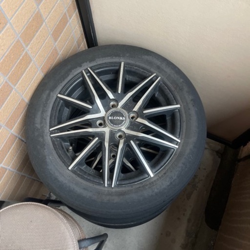 車のパーツ タイヤ、ホイール