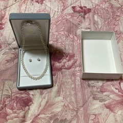 ホワイト貝パールネックレス・ピアス
