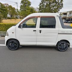 大変珍しい！！　’０４ハイゼットカーゴデッキバンＳ２００Ｗ　実走行６５０００ｋｍ　車検令和０８年０８月の画像