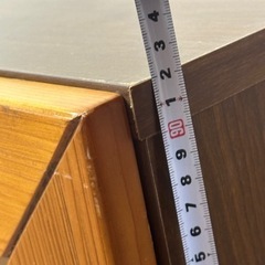 シックなウッドキャビネットの画像