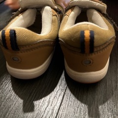 ミズノ　キャメル　子供用シューズの画像