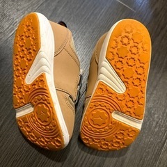 ミズノ　キャメル　子供用シューズの画像