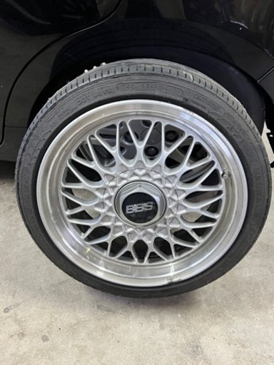 車のパーツ タイヤ、ホイール