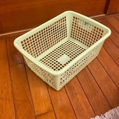 カゴ　バスケット