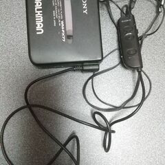 <売約済み＞SONY WALKMAN WM-FX77、Panasonic S-XBS　カセットプレーヤー（当時もの）の画像