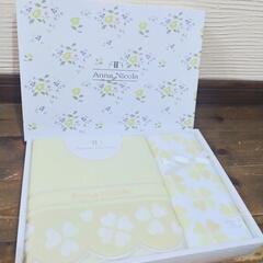 アンナ・ニコラ　タオルの画像