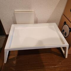 折り畳みテーブルの画像