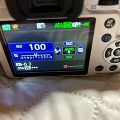 PENTAX K-30 一眼レフ カメラ 望遠レンズ付き ホワイトの画像
