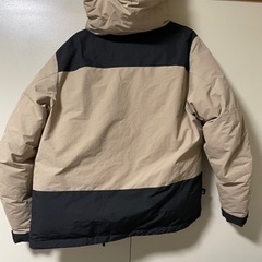 ファーストダウン　　フード付きブルゾンの画像