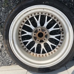 車のパーツ タイヤ、ホイールの画像
