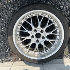 車のパーツ タイヤ、ホイールの画像