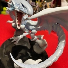 ブルーアイズホワイトドラゴン　フィギュアの画像